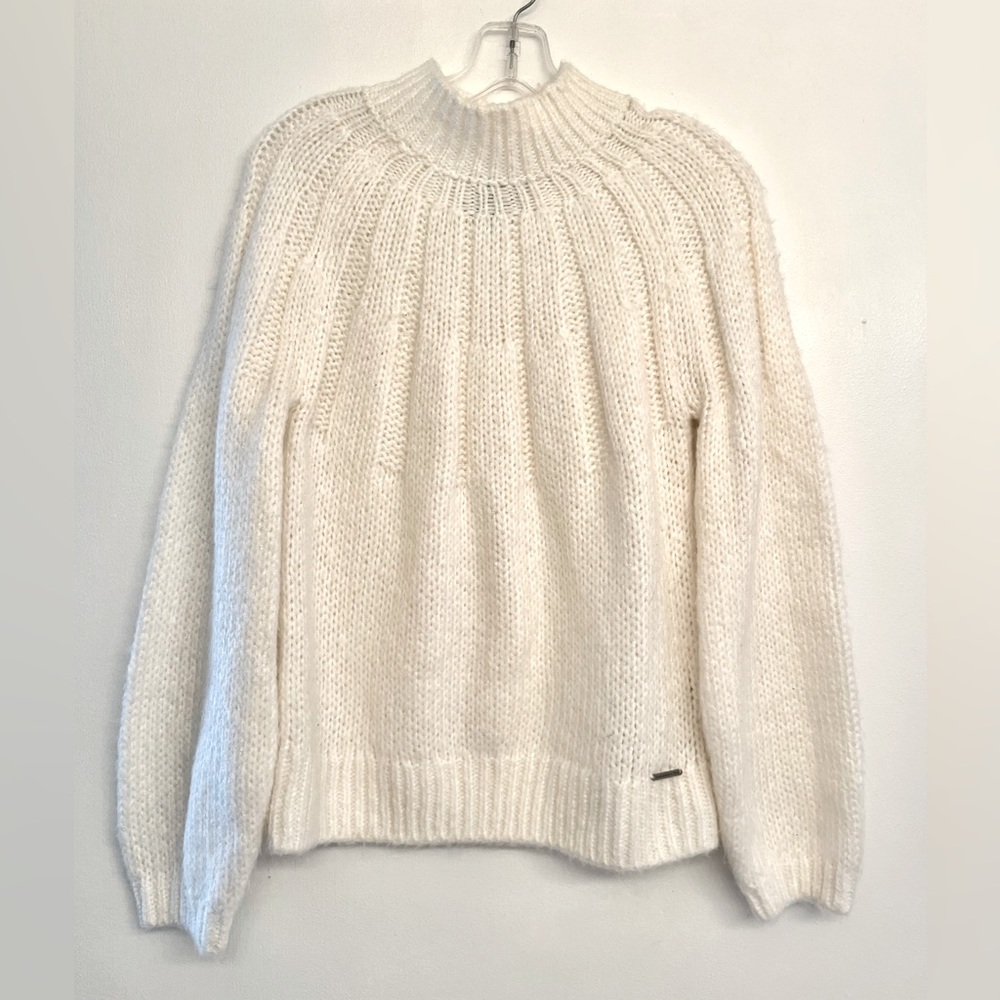 Abercrombie & Fitch Cozy sweater in White/ Cream size L